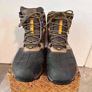 North face men’s boots size 12